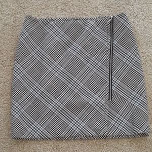 ❄White House Black Market suit skirt 8